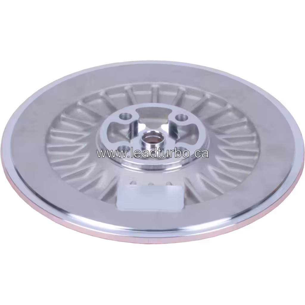 Face inférieure de la back plate J96 montrant les ailettes de refroidissement radiales