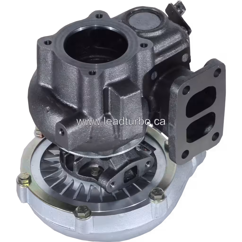 Vue du dessous du turbocompresseur 390 096 6399 montrant la roue de compresseur et les ports de refroidissement
