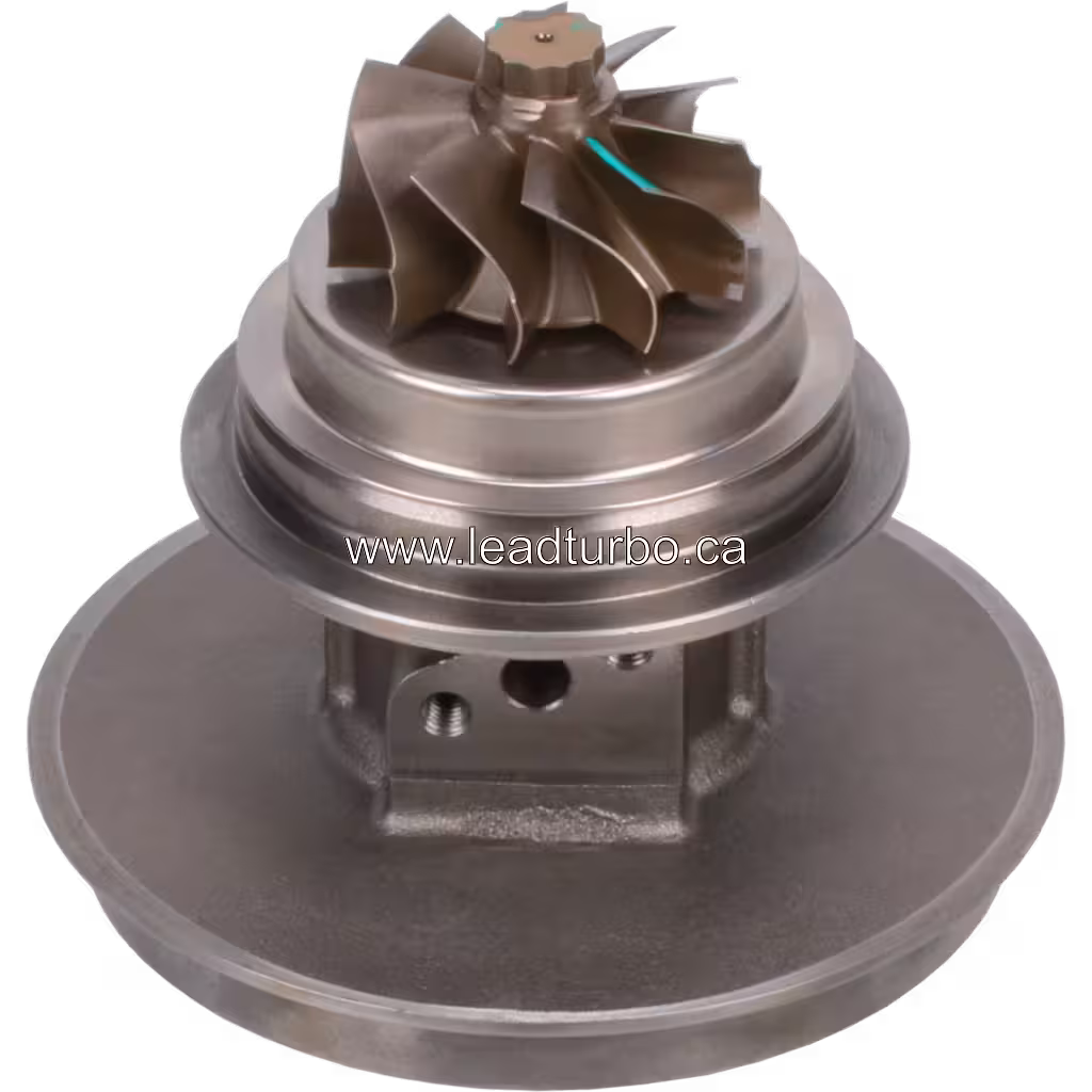 Vue de dessous à 45 degrés du core de turbocompresseur 204-1530