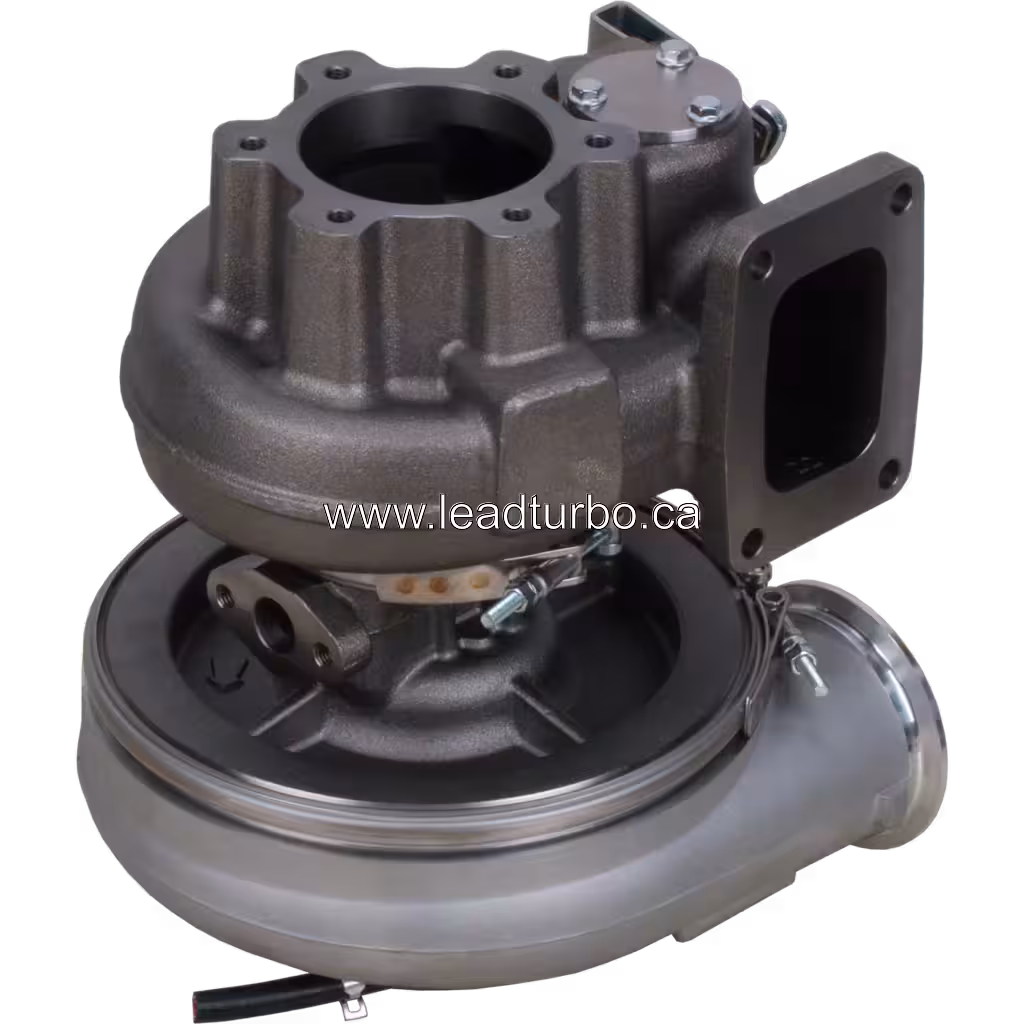 Vue de dessous à 45 degrés du turbocompresseur 4955813 montrant la roue turbine et le flange d'entrée