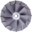 Roue de compresseur turbo J96 en métal gris argenté, vue en diagonale