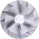 Vue de face de la roue de compresseur en aluminium