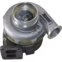 Vue du flange d'échappement à deux ports sur le turbocompresseur MAN D2866LF37