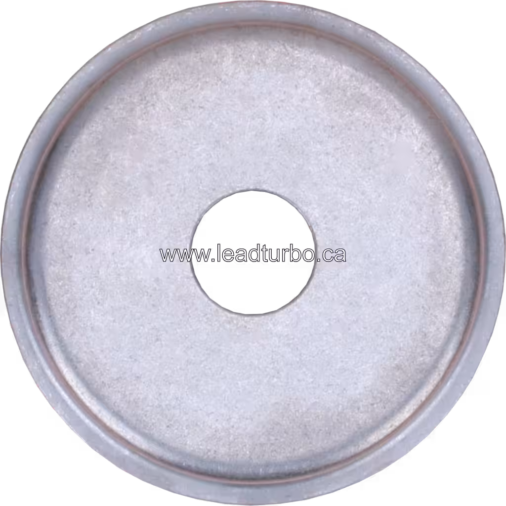 Heat shield en métal gris avec rebord évasé et trous latéraux