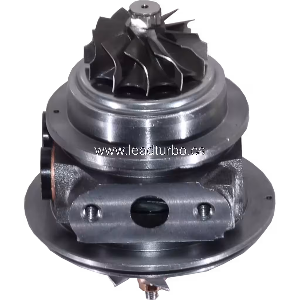 Vue du dessous du core de turbocompresseur avec roue turbine et flans de fixation