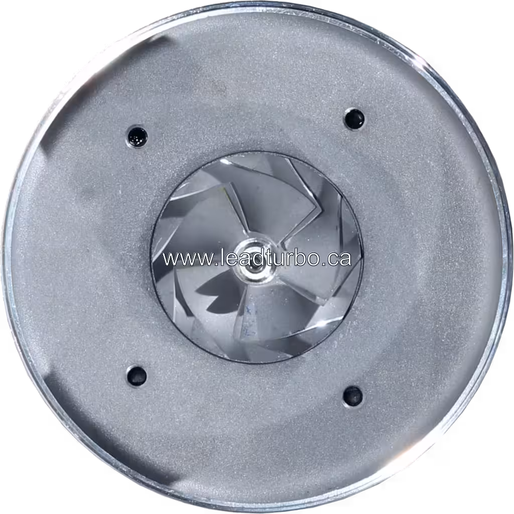 Vue avant du core HT12-17A FOR 8972389791 avec carter compresseur et turbine