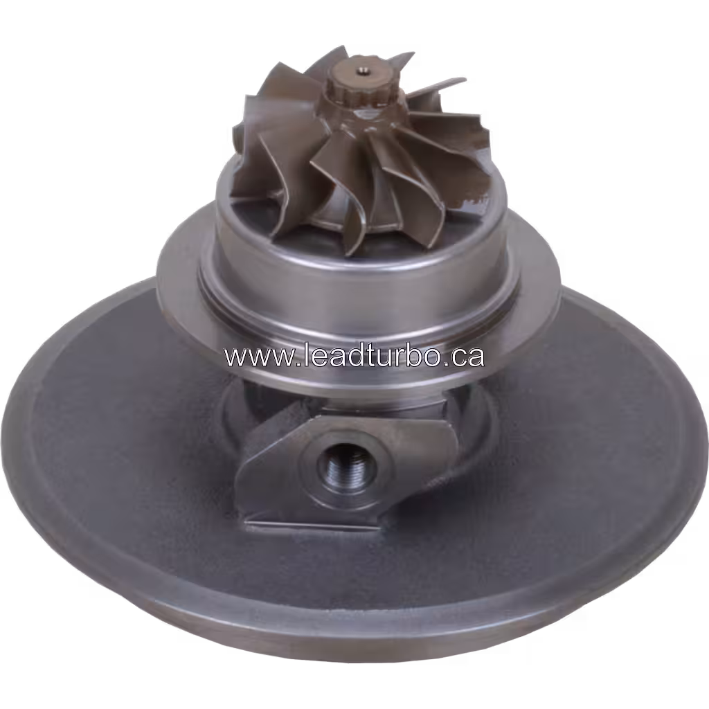 Vue de dessous à 45 degrés du core turbo B2G003 montrant la roue turbine et le flange