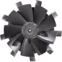 Vue de dessus de la roue de turbine en métal coulé avec aubes courbées