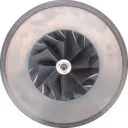 Housing du core de turbocompresseur avec passages de refroidissement