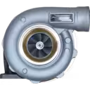 Vue de dessous à 45 degrés du turbocompresseur 3527997 pour Scania